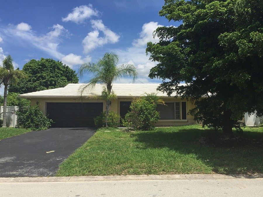 1st image of 10217 NW 80th Dr