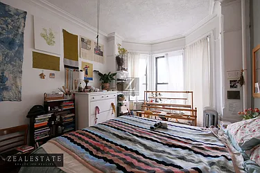 Rented by ZealEstate Group Inc