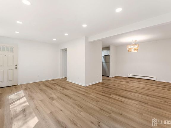 2nd image of 517 Cricket Ln