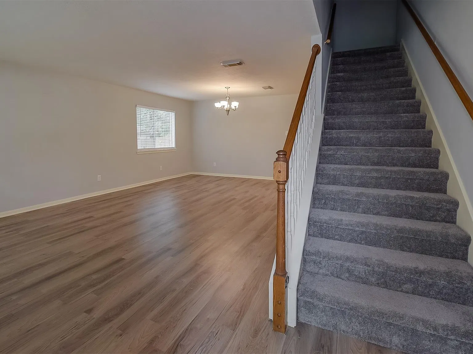 4 bed, 2.5 bath, 2363 sqft, $2,150 — Photo 2