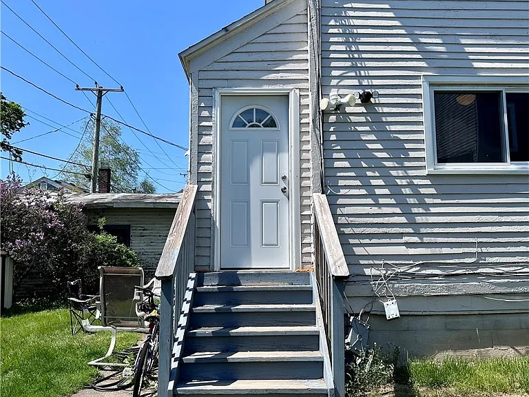 688 Columbus Pkwy — Photo 2
