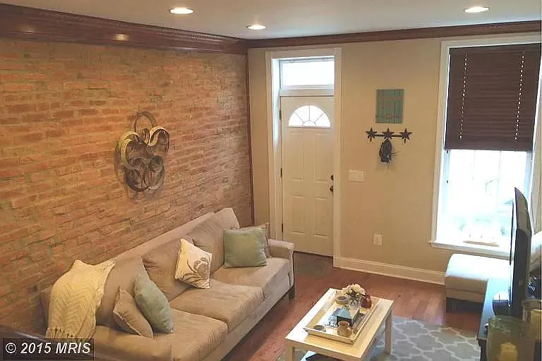 2 bed, 1608 sqft, $2,950 — Photo 2