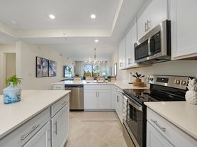 12240 Wellen Golf St