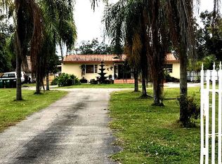 8550 Miller Dr, Miami, FL 33143