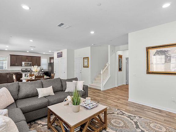 3rd image of 27455 Cardinal Ct