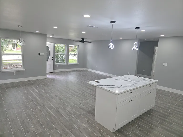 3914 Southlawn St — Photo 4