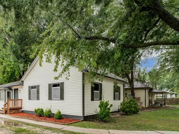 210 N Emporia St, Haven, KS 67543