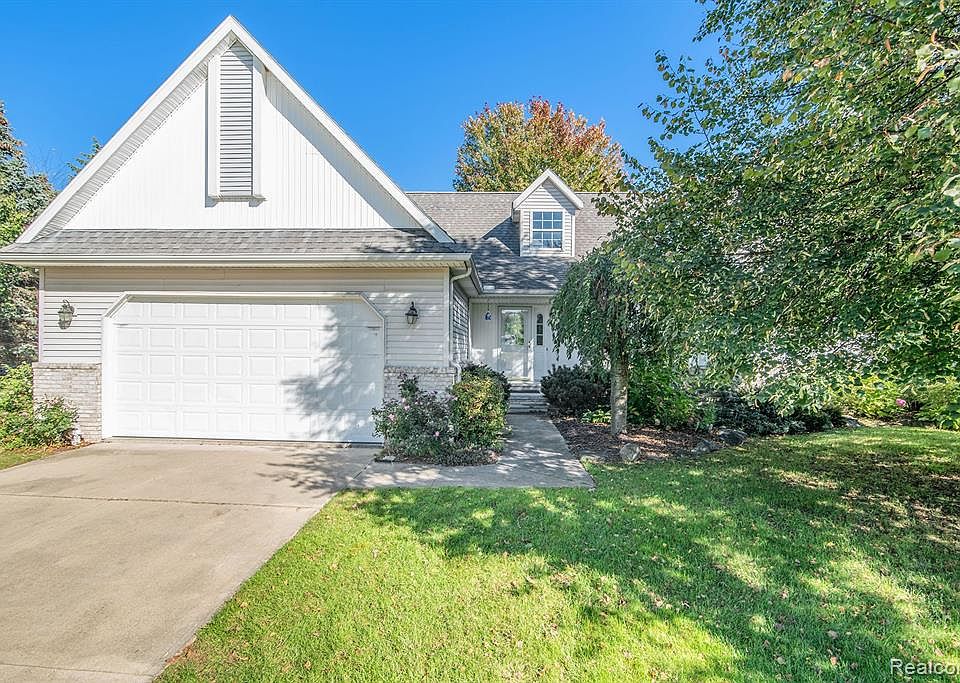 1st image of 16213 Hill Forest Dr