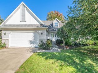 16213 Hill Forest Dr, Linden, MI