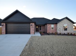 887 Sugar Pine St, Springdale, AR 72762