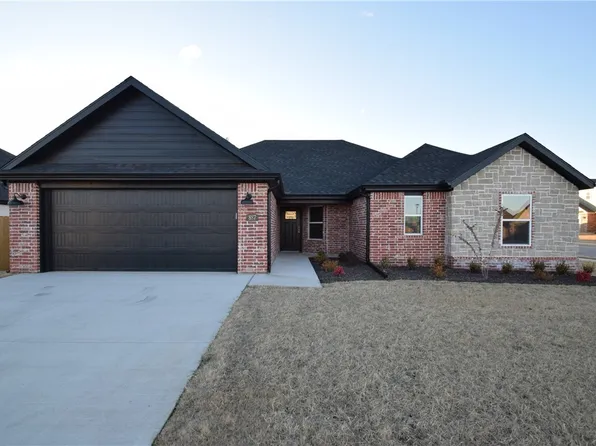 887 Sugar Pine St, Springdale, AR 72762