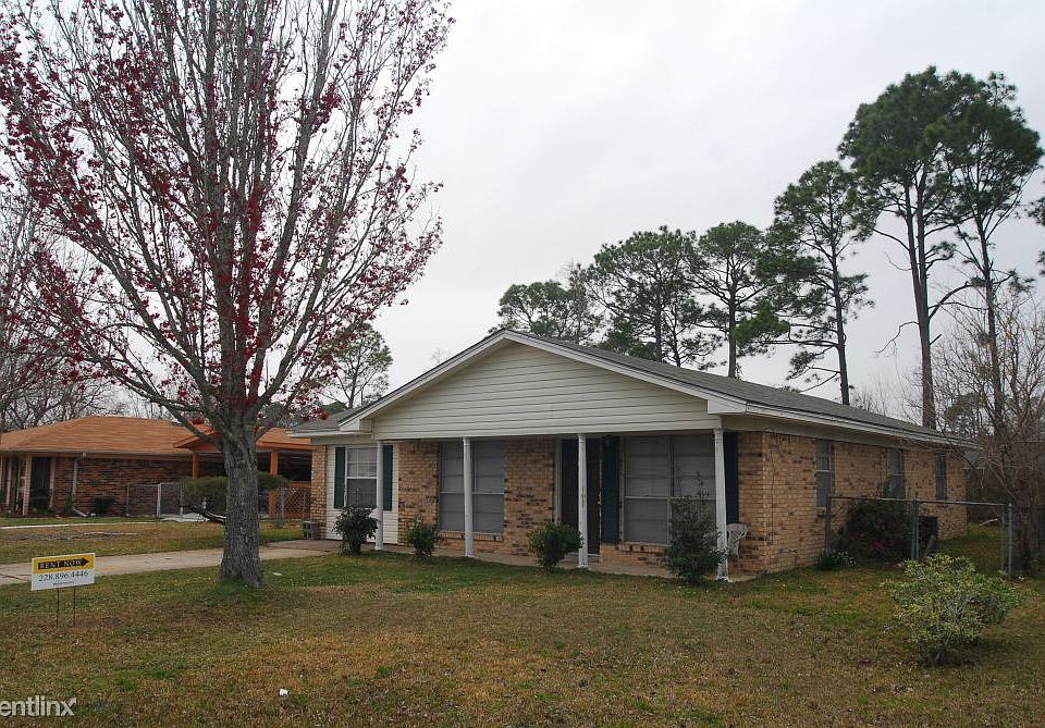 1st image of 8 Leggett Cir