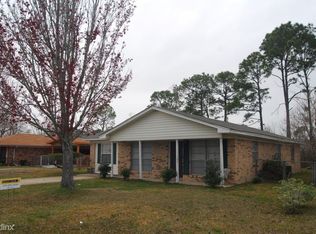 8 Leggett Cir, Gulfport, MS 39503