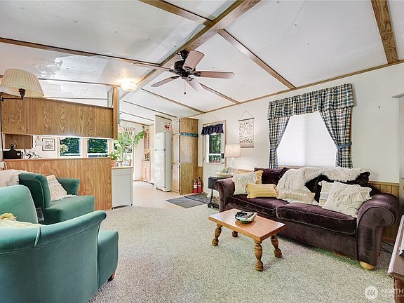 3rd image of 64193 E Cascade Drive