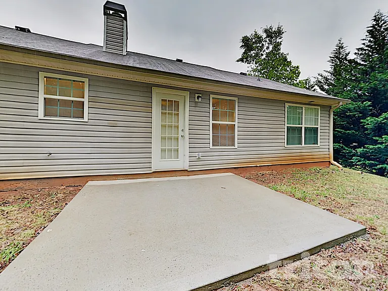 184 Kings Crossing Ct — Photo 17