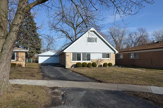 12151 S Millard Ave photo 1