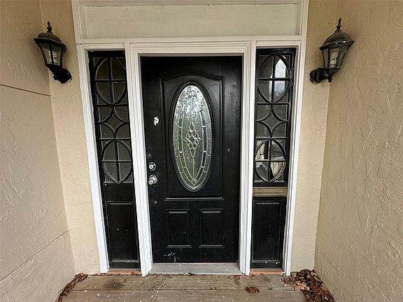 3rd image of 6121 Grace Ln