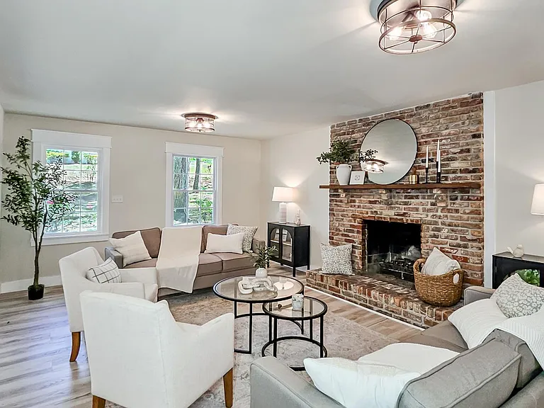 4033 Lucerne Dr SE — Photo 28