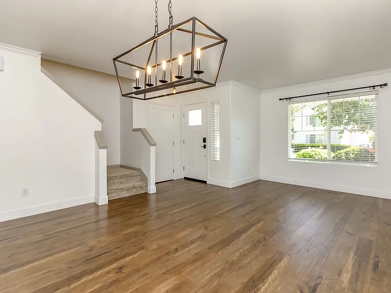 1661 Jensen Ave — Photo 8