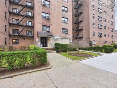 31-31 138th Street #3H, Flushing, NY, 11354