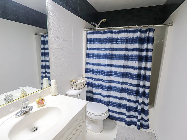 3007 Saint James Pl — Photo 23