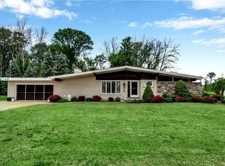 8200 Effie Dr, Niagara Falls, NY 14304