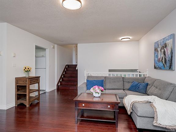 5th image of 2727 Grosvenor Rd