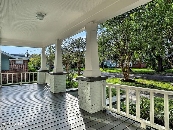 3rd image of 2131 GILMORE Street