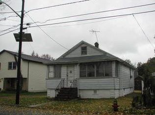 33 Washington St, Clark, NJ 07066