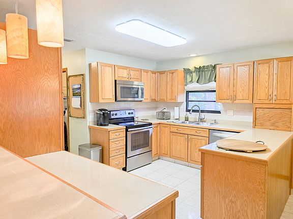 5th image of 2126 SE Bisbee Street