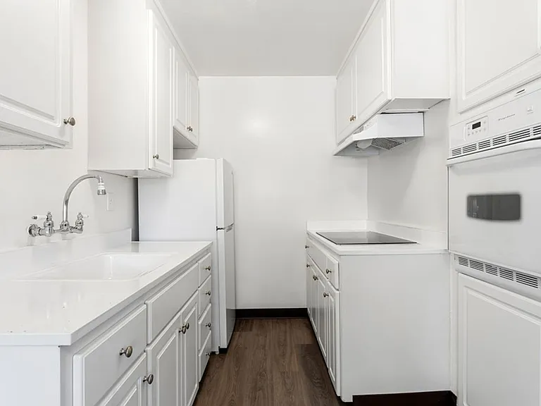 360 Chiquita Ave — Photo 6