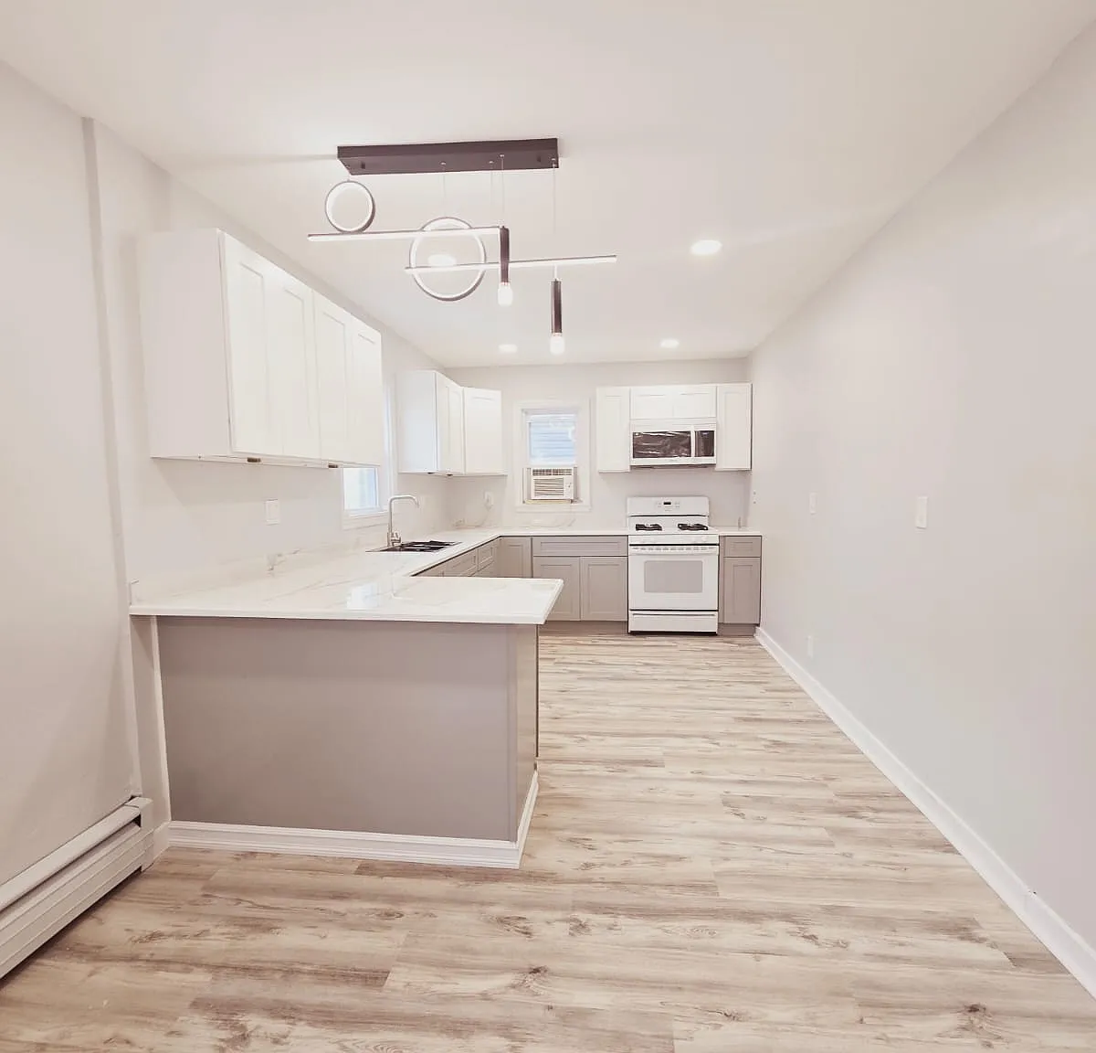 3 bed, $2,999 — Photo 2