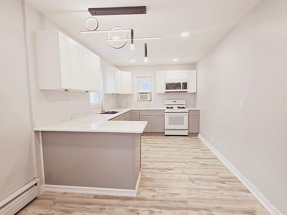 2nd image of 326 Sutton St #1B