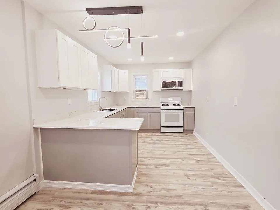 326 Sutton St #2A