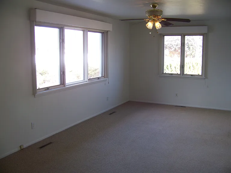 1109 Hillcrest Dr — Photo 9