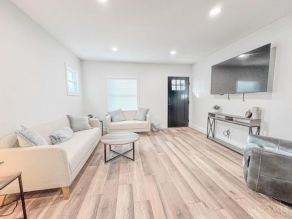 3rd image of 1805 Shirley Ave