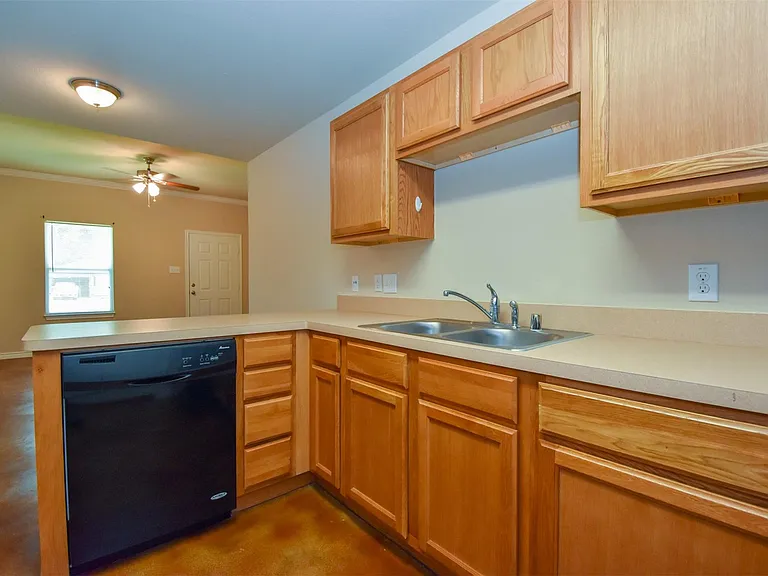 1107 Parkhurst Ave #B — Photo 6