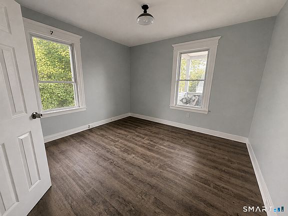 5th image of 350 Spring St