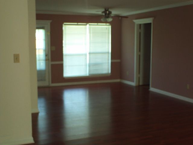 2nd image of 105 Brenna Ln