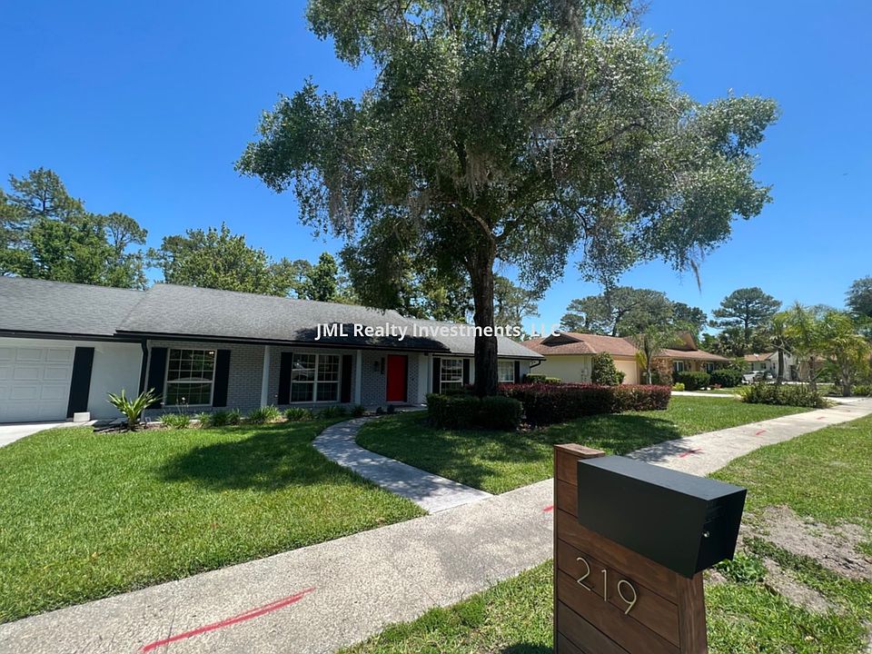 1st image of 219 Hickory Dr