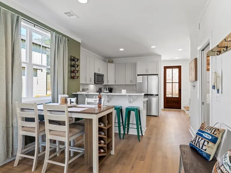 3284 Bay Pine Rd — Photo 11