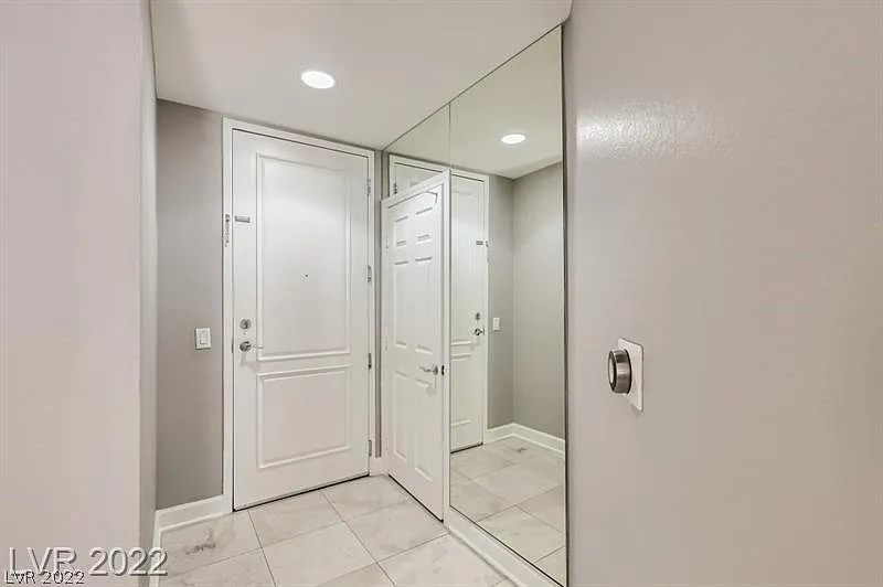 2 bed, 1198 sqft, $1,950 — Photo 4