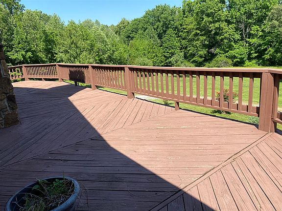 5th image of 152 Clifton Ln