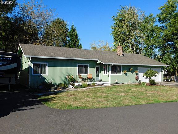 2nd image of 800 SE Grace Ave