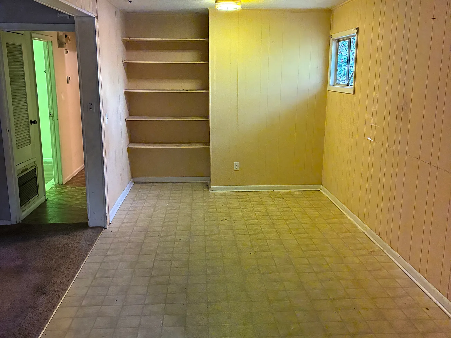 3 bed, 984 sqft, $945 — Photo 3