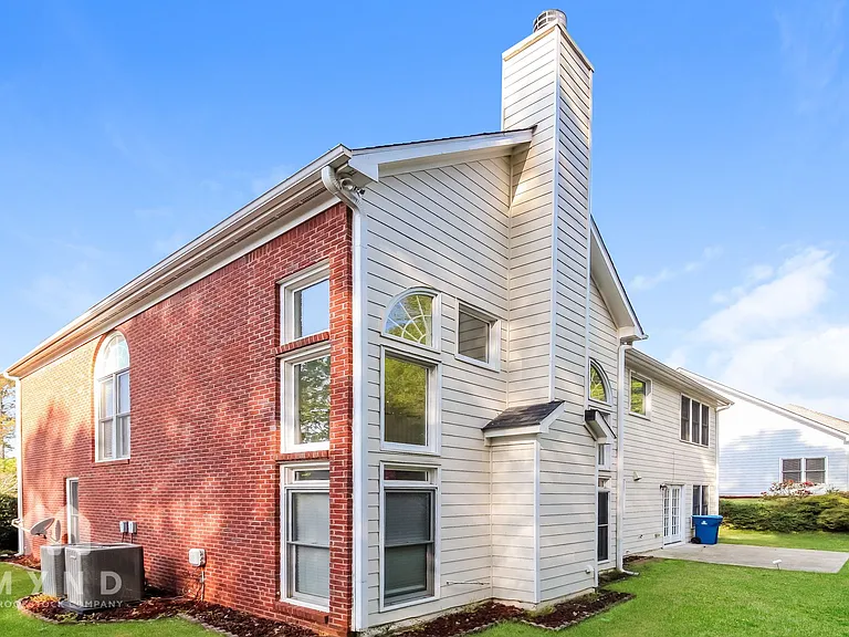 1220 Downyshire Dr — Photo 23