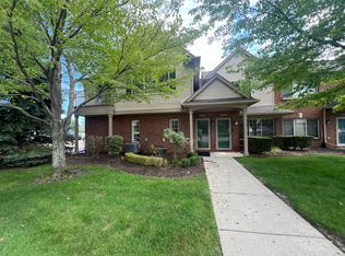 45556 Hidden View Ct, Utica, MI 48315