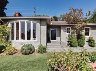 1387 Cheviotdale Dr, Pasadena, CA 91105