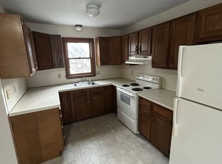 227 Wood St APT B, Hopkinton, MA 01748