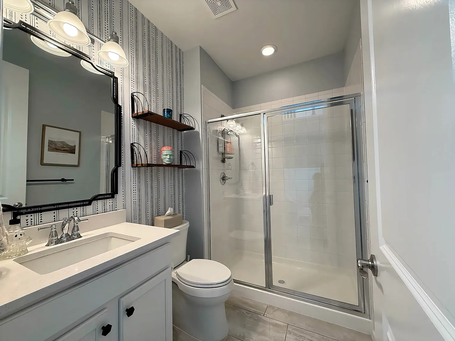 5 bed, 4485 sqft, $4,050 — Photo 3